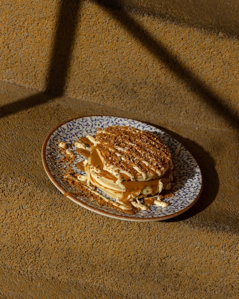 Caramel pancakes overhead